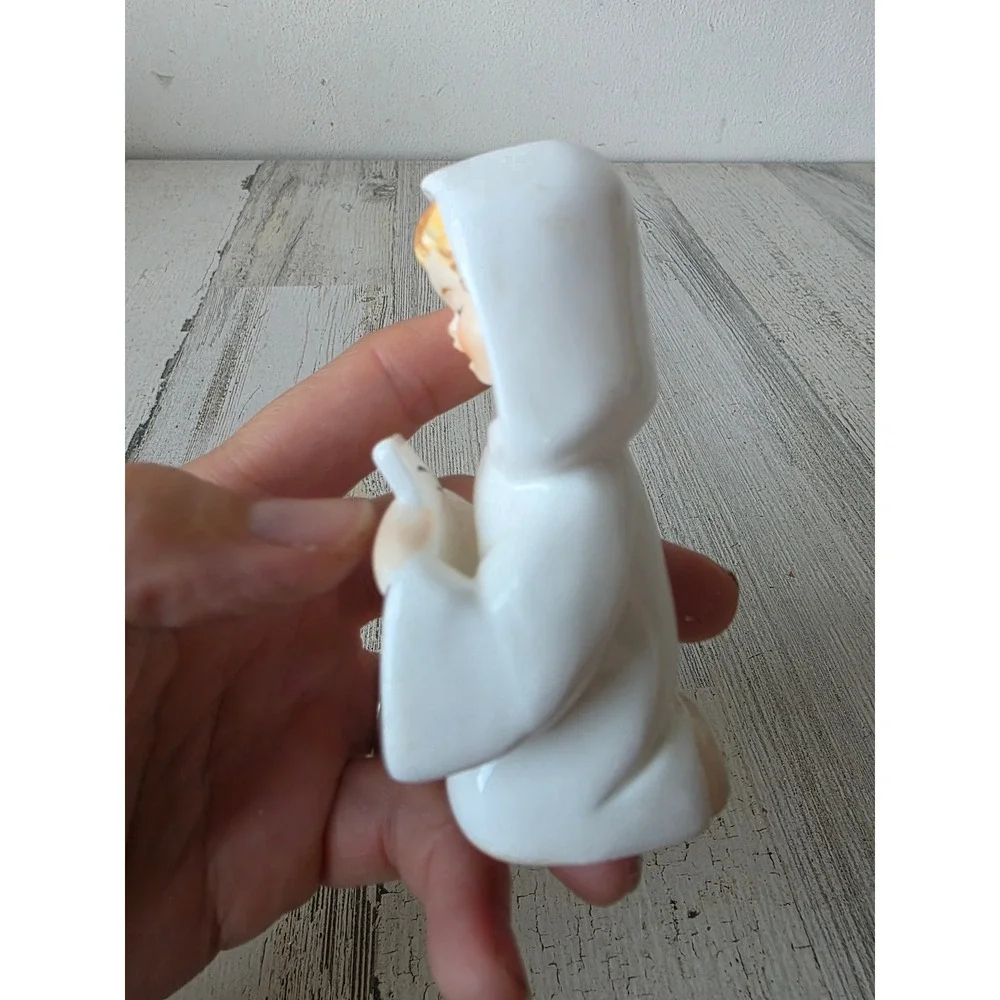 Vintage porcelain praying choir girl statue religious none Xmas tree